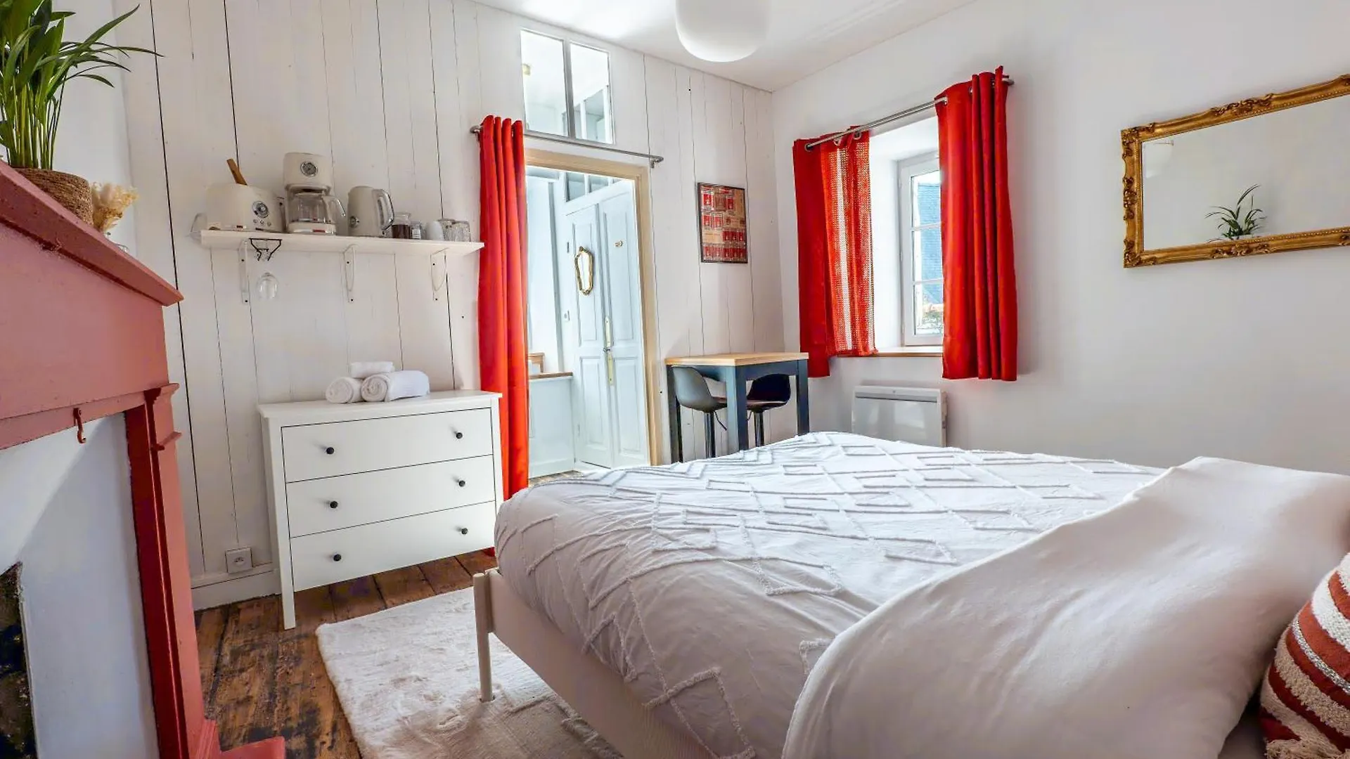 Chambre Rouge Pontrieux