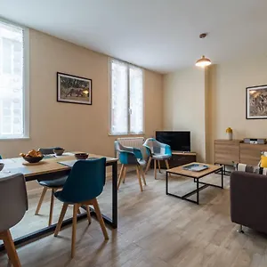 Entre Terre Et - Coeur D'une Cite De Caractere Appartement